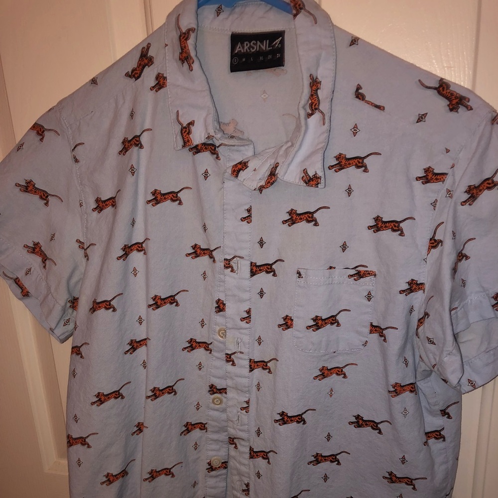 Arsnl button up